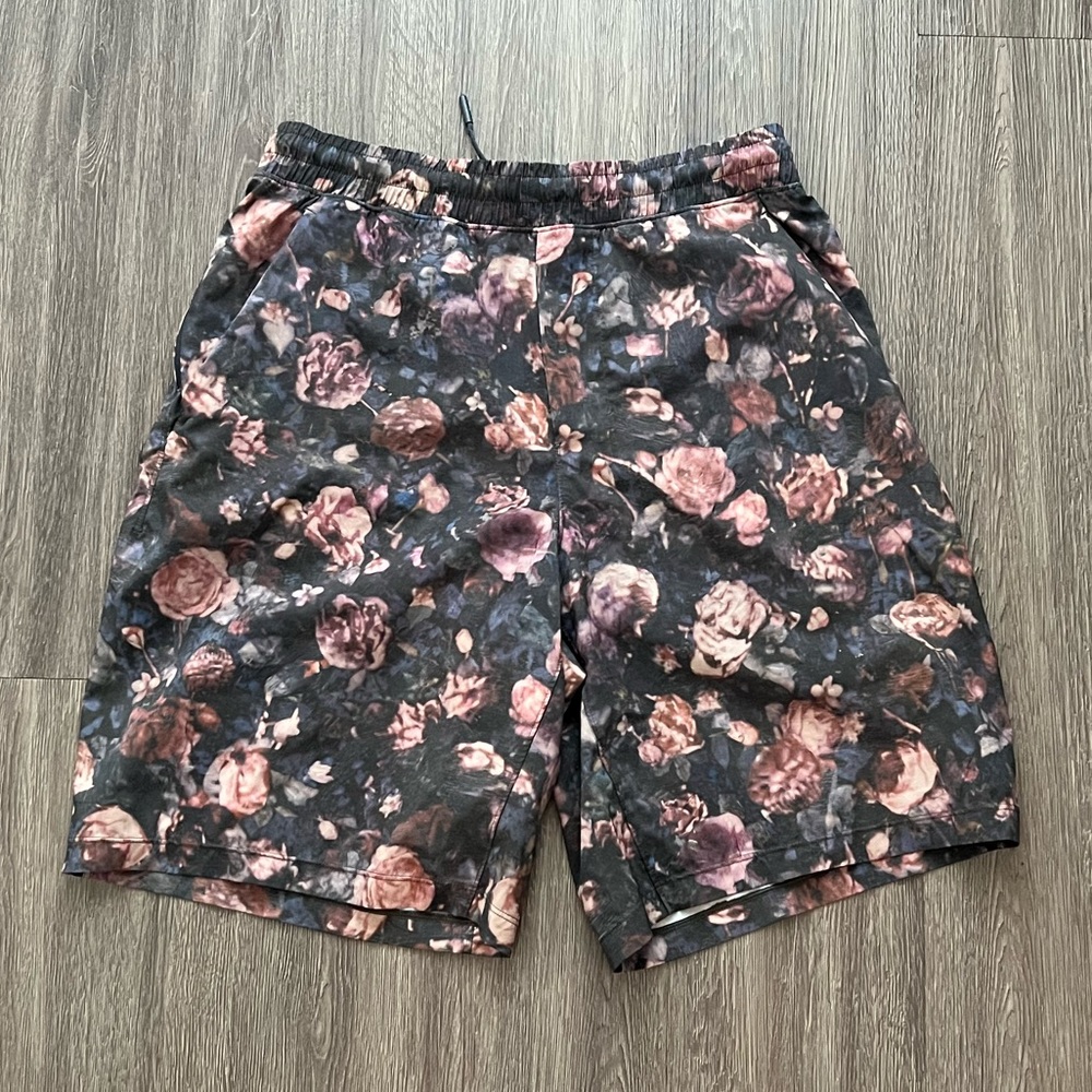 Lululemon Pace Breaker Shorts 9” Floral